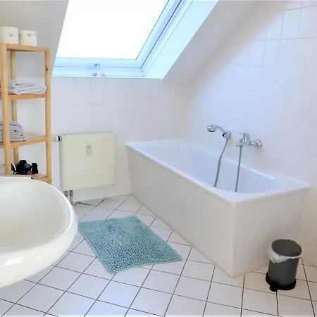 Kuschelige Dachgeschosswohnung Am Clarapark Apartment *